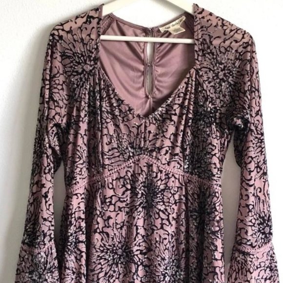 Indigo Thread Co. Light Purple Burnout Velvet Tunic Top Size Small - Picture 2 of 8